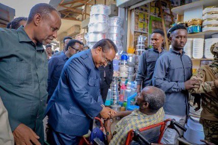 Governor of Banadir Dr. Hassan Muungaab assured Bakara Market traders of protection after reports of land grabbing. He declared no one can claim public land or evict traders, stressing the administration will act against any illegal attempts.

#Mogadishu #Banadir
