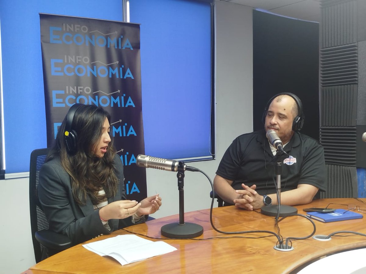 DGIpma's tweet photo. Ana Silvia Velásquez, asesora de la Dirección General de Ingresos, expuso en el programa InfoEconomía sobre la importancia de la actualización temprana del Registro Único de Contribuyentes (RUC). 

¡No espere el último día para actualizar su RUC y evite sanciones! https://t.co/Vt6SQdRZKn