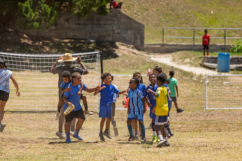 BdaGovernment's tweet image. On July 16th, the energy was high at Port Royal Primary for the Summer Camp Six-a-Side Football Tournament!
The Minister of Tourism & Transport, Culture & Sport, the Hon. Owen Darrell, JP, MP, was on hand to present awards and celebrate the young athletes.
🥇 Congratulations to…