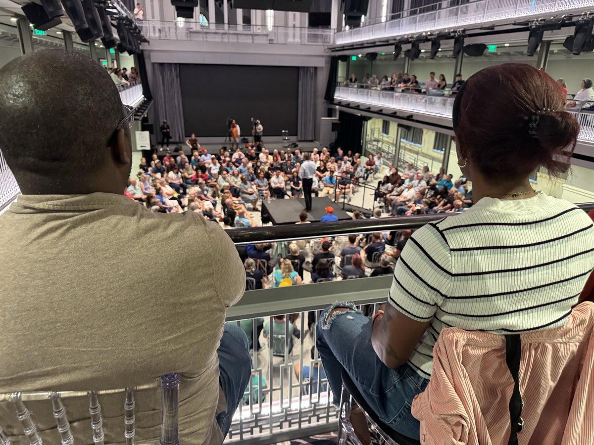 mddems's tweet image. Big thanks to @BetoORourke for joining us in Maryland for a town hall. The energy was real. Democrats are fired up to win, and it’s all hands on deck to take back the House and Senate in 2026. Get involved: mddems.org/Summer.