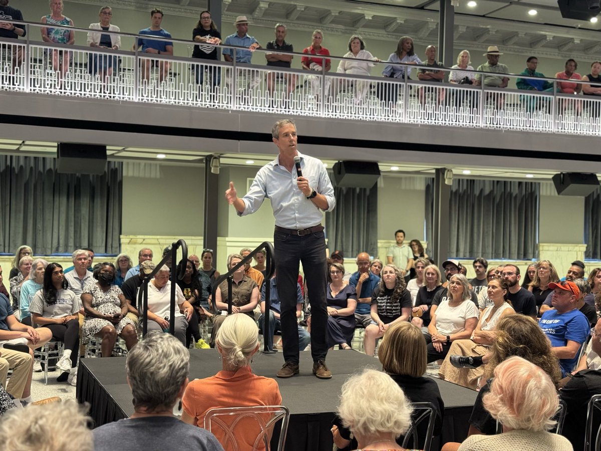 mddems's tweet image. Big thanks to @BetoORourke for joining us in Maryland for a town hall. The energy was real. Democrats are fired up to win, and it’s all hands on deck to take back the House and Senate in 2026. Get involved: mddems.org/Summer.