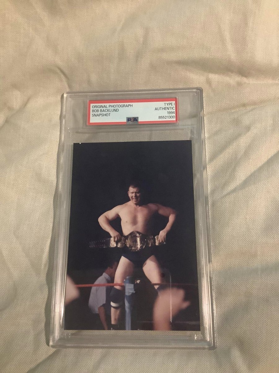 alanbarcoff's tweet image. I just got this very rare photo back from PSA , Bob Backlund with the WWF Heavyweight title in November 30, 1992, from his only title defense he made which was at MSG. Bob only got to hold the belt 3 days. The other pic is Diesel from that night who won the belt, @woooo_double_up…