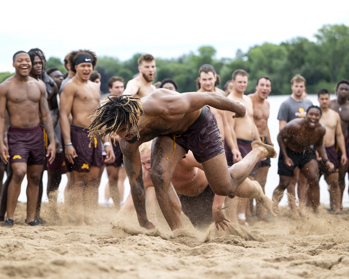 GopherFootball's tweet image. Competition Leads to gROWth 😤〽️
#RTB #SkiUMah #Gophers