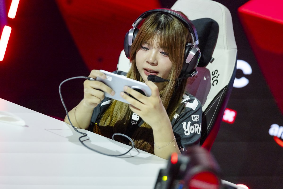 EWC_EN's tweet image. It's not just about playing. It's about performing under pressure. ๐ช
From start to finish, @Honorglobal will power our MWI players through every play and every moment. With greatness on the line, there is no other option.