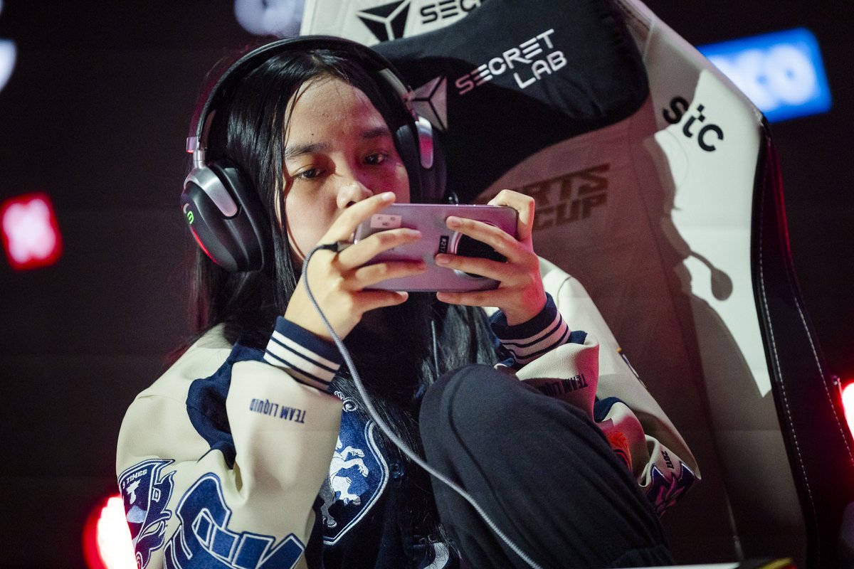 EWC_EN's tweet image. It's not just about playing. It's about performing under pressure. ๐ช
From start to finish, @Honorglobal will power our MWI players through every play and every moment. With greatness on the line, there is no other option.