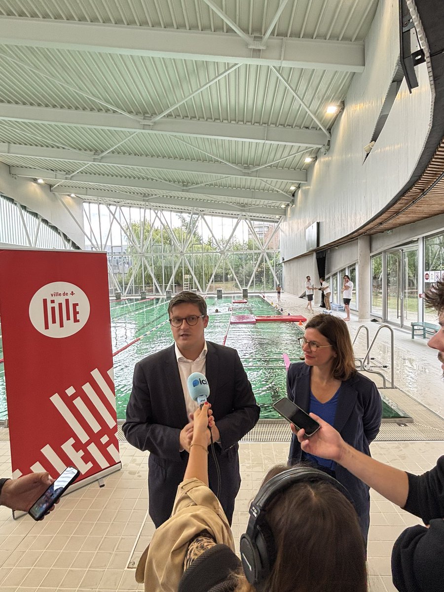 Lille_en_commun's tweet image. A #Lille depuis 2021, les 6-12 ans peuvent profiter de stages « J’apprends à nager » dans les piscines municipales.
✅ Consolider le #SavoirNager pour tous les enfants, c’est faire reculer le risque de noyade qui est la 1ere cause de décès par accident chez les moins de 15 ans.