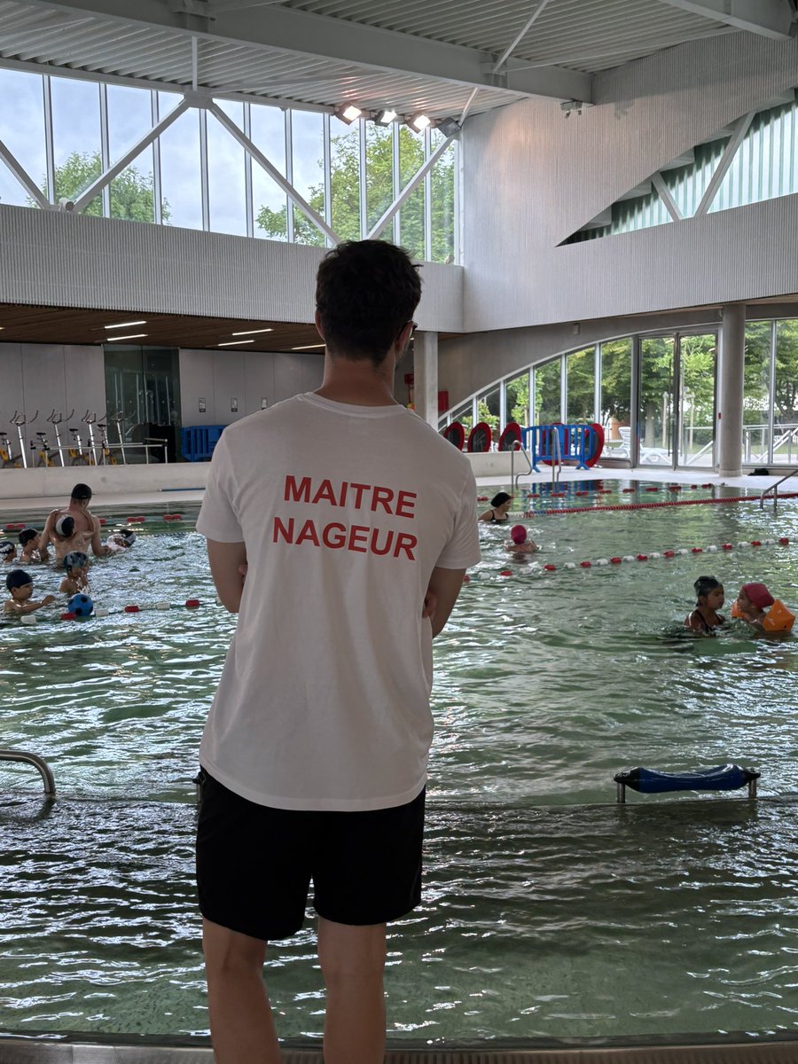 Lille_en_commun's tweet image. A #Lille depuis 2021, les 6-12 ans peuvent profiter de stages « J’apprends à nager » dans les piscines municipales.
✅ Consolider le #SavoirNager pour tous les enfants, c’est faire reculer le risque de noyade qui est la 1ere cause de décès par accident chez les moins de 15 ans.