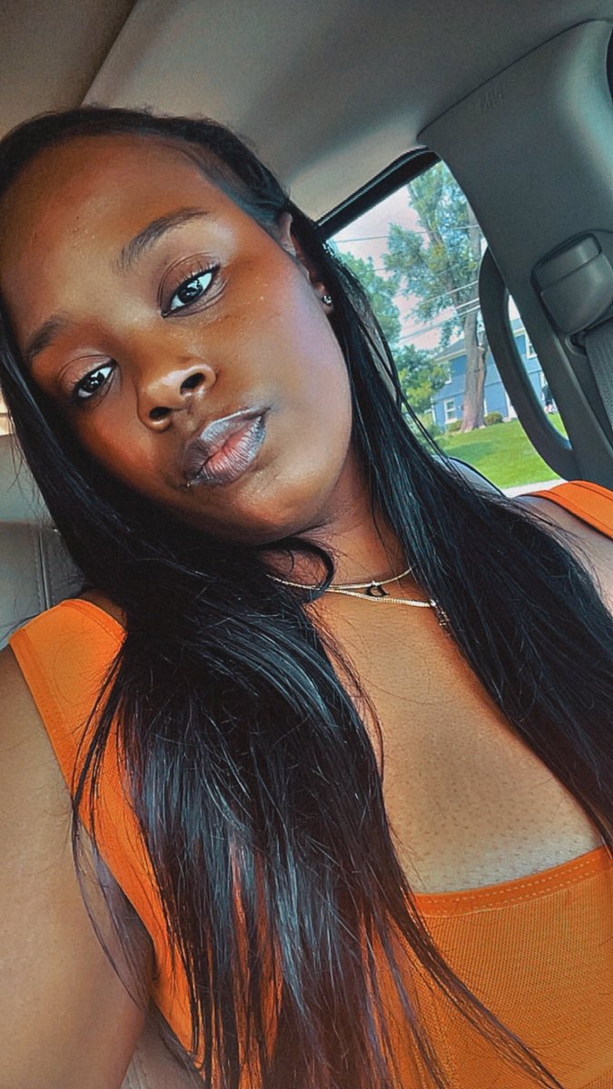 _someDAEmaybe's tweet image. Literally, just that girl.