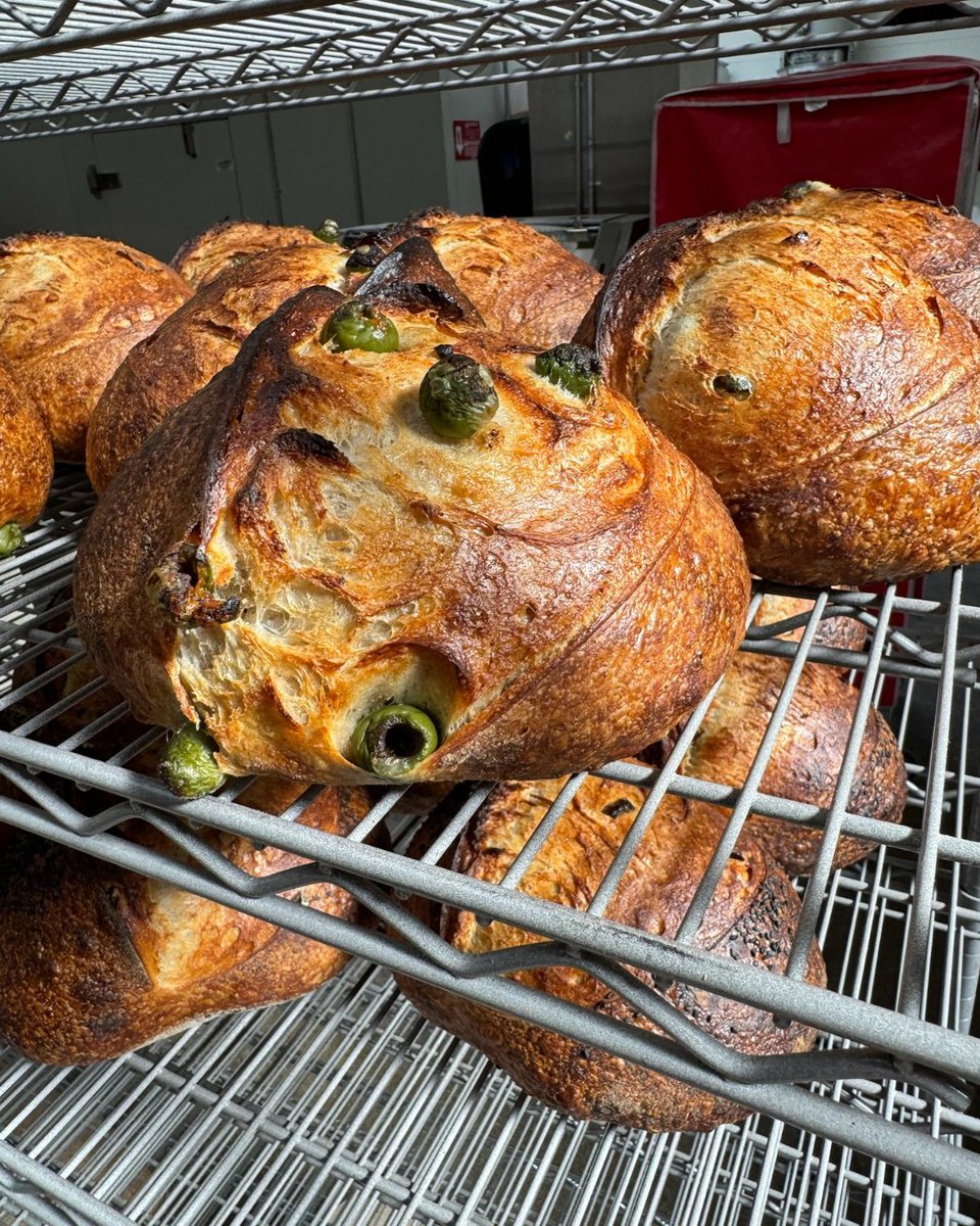 Made with a beautiful mixture of Castelvetrano olives, black truffle, black pepper, and Parmesan cheese, this loaf doesn’t just show up. It sets the bar for every loaf you’ll try after.