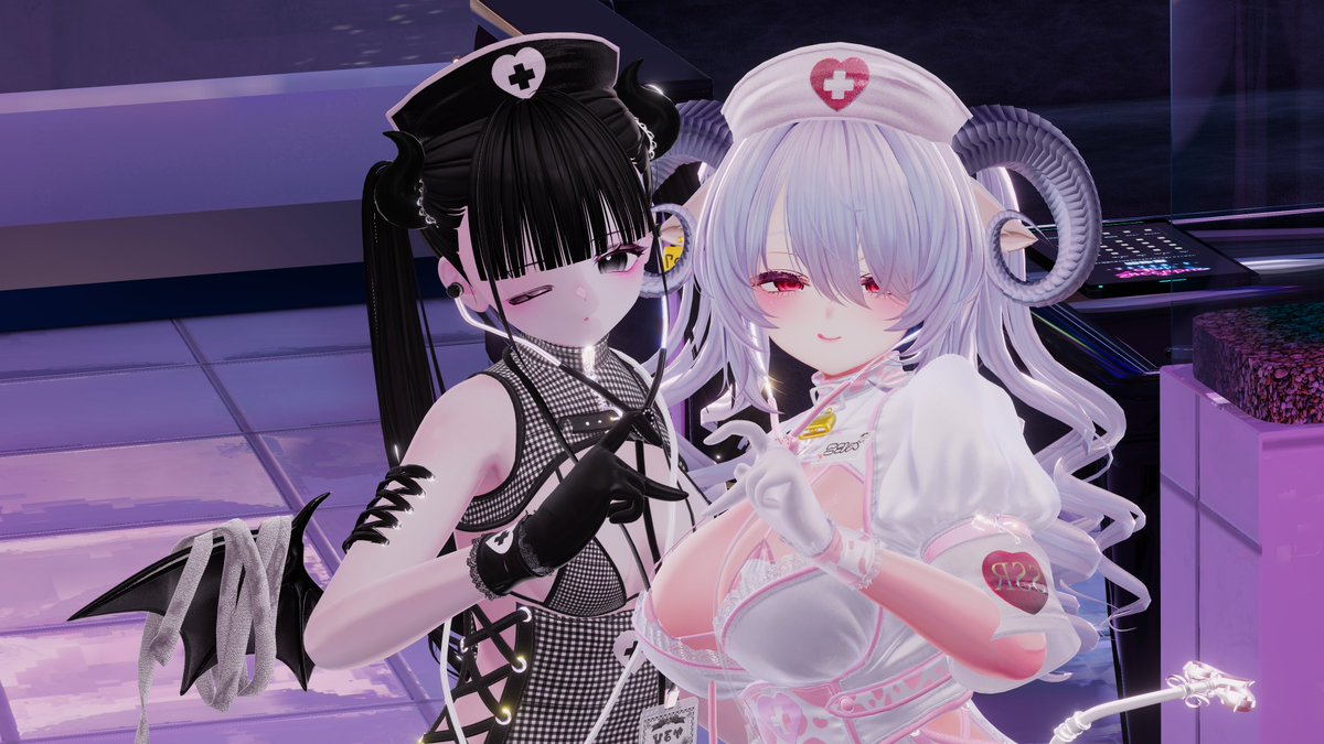 penikokko's tweet image. 初めてのSSRすっごく緊張したけど楽しかった~!💕
かわいいにんげんちゃんに会えて嬉しかったよ💉🩷
感想ツイートは明日するからいいこで待っててね?
同期のかるびちゃんとパシャリ📷✨
#VRC_SSR