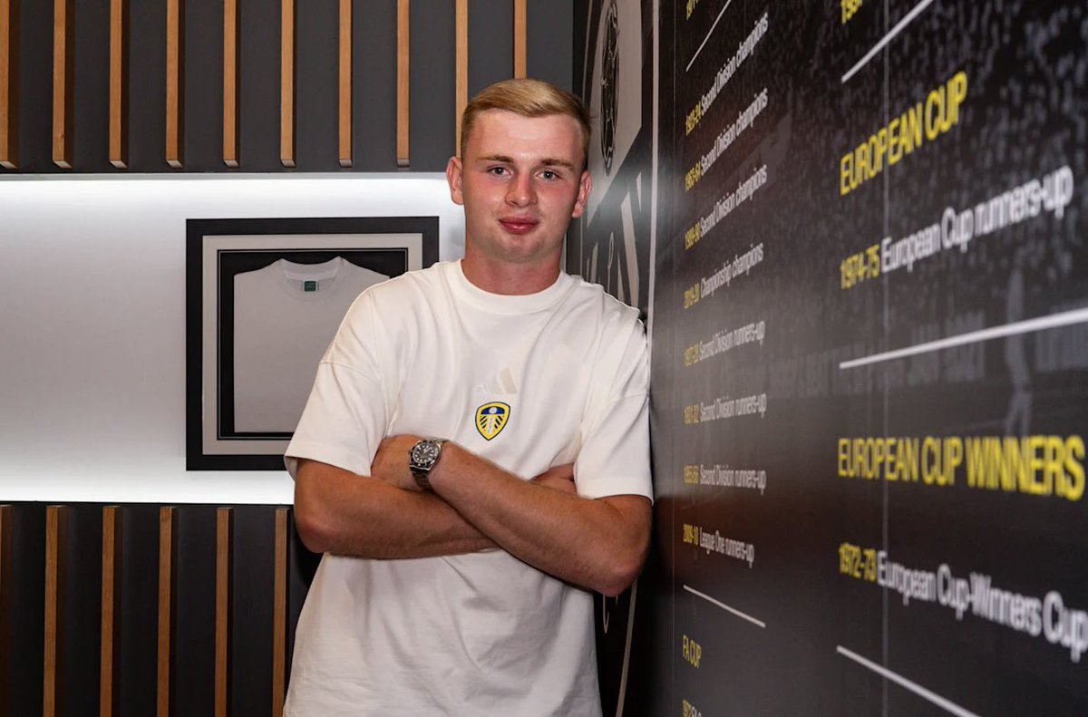 leedsutdacademy's tweet image. 👏 #LUFCU21s players Rory Mahady, Charlie Crew, Rhys Chadwick, Sam Chambers & Harry Gray have all travelled with the first team for their pre-season trip to Germany
#LUFCYouth | #LUFC