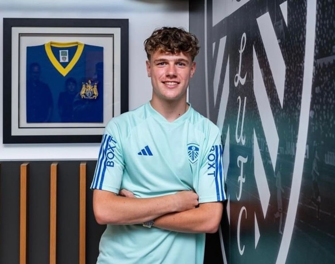 leedsutdacademy's tweet image. 👏 #LUFCU21s players Rory Mahady, Charlie Crew, Rhys Chadwick, Sam Chambers & Harry Gray have all travelled with the first team for their pre-season trip to Germany
#LUFCYouth | #LUFC