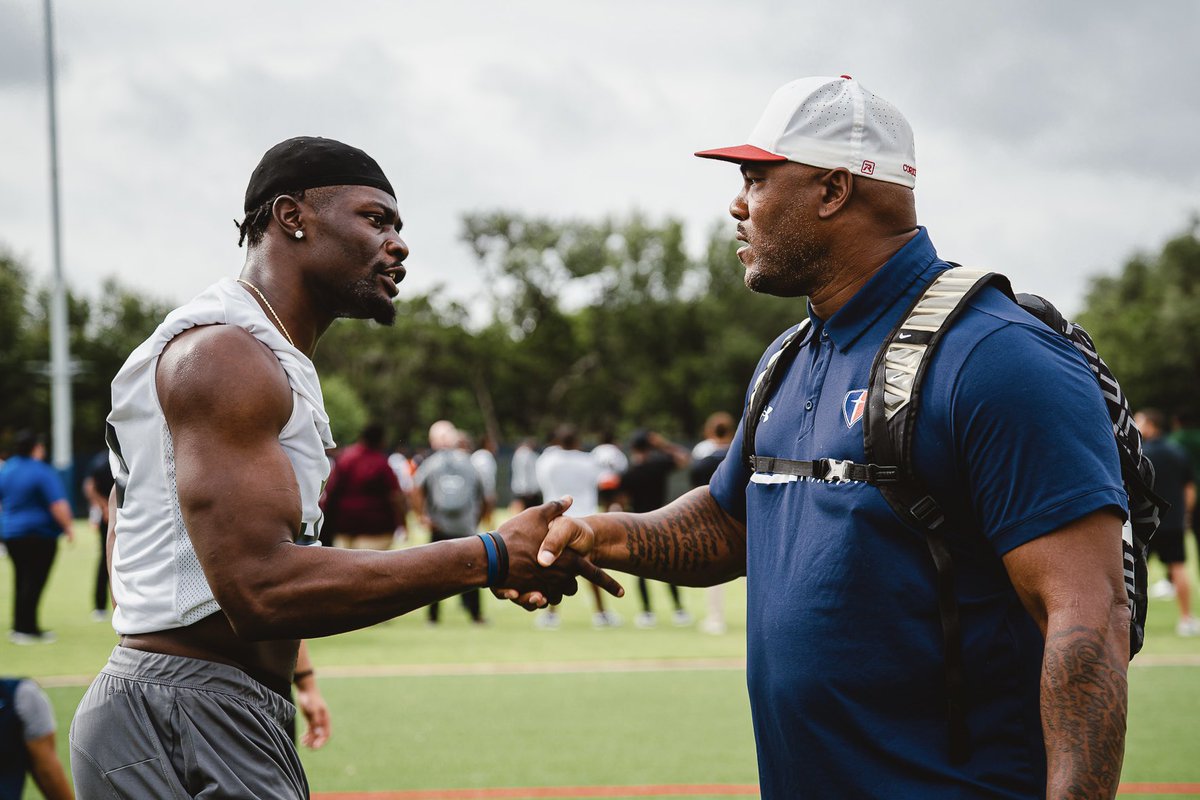 UTSAFTBL's tweet image. When there are more coaches than players at workouts π€―
We had 150+ THSCA coaches attended our open workout this morning!
#210TriangleOfToughness x #THSCA