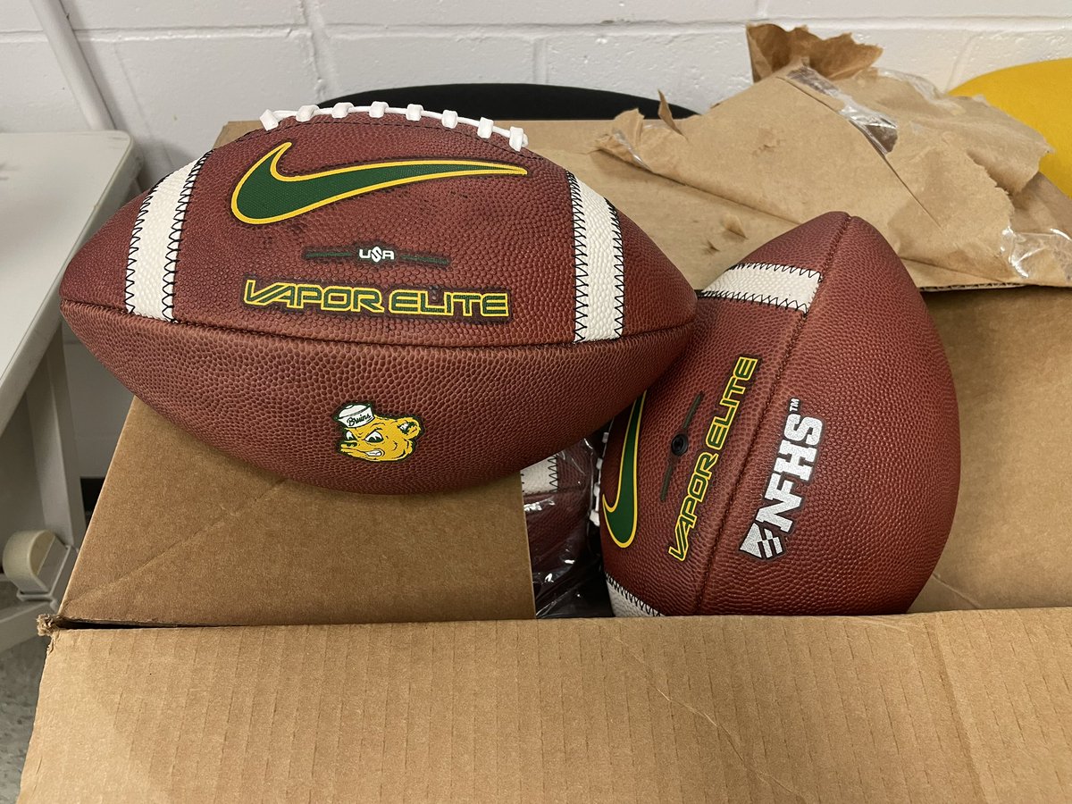 CoachAHarrell11's tweet image. Uhhhhhh ohhhhhhh 

#BearRaid🐻🟢🟡

M. O. B.
