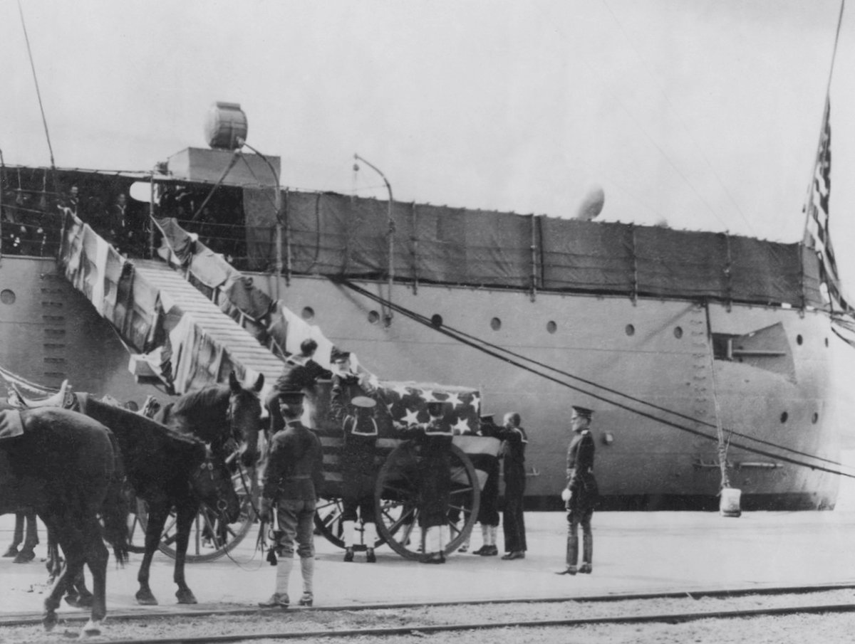 DramaWarship's tweet image. Date: March 23, 1912. Location: Washington D.C., USA. Event: Protected cruiser Birmingham of the USN Atlantic Fleet has just arrived in the Washington Navy Yard with the bodies of crew members of armored cruiser Maine on board. Current status: Scrapped in 1930-31, lifespan of 26…
