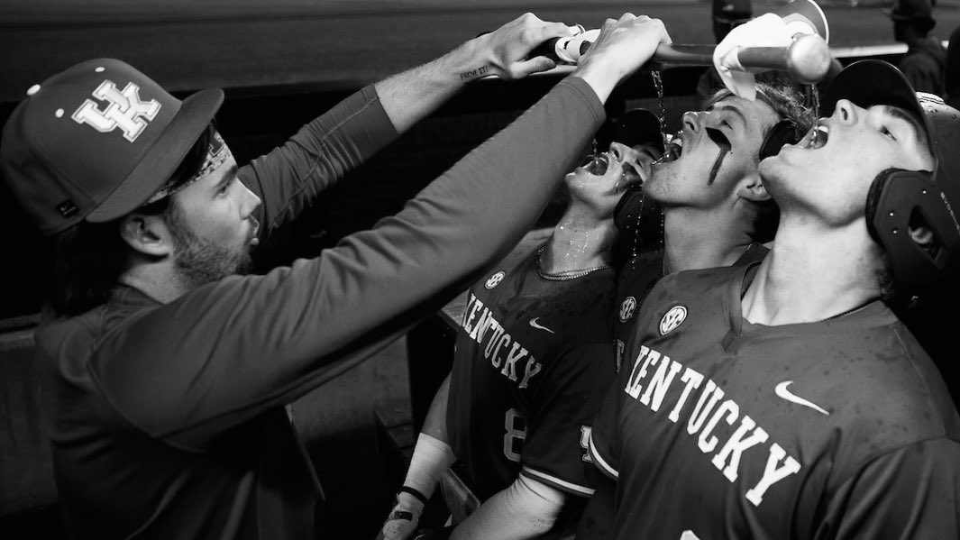 DanielHagerOn3's tweet image. Kentucky’s updated Transfer class:
• RHP Ira Austin IV (New Orleans)
• RHP Jack Bennett (WKU)
• RHP Burkley Bounds (EKU)
• OF Scott Campbell (USC Upstate)
• INF Tyler Cerny (Indiana)
• C Alex Duffey (Elon)
• RHP Connor Mattison (GCU)
• RHP Ryan Mullan (LMU)
• RHP Will…