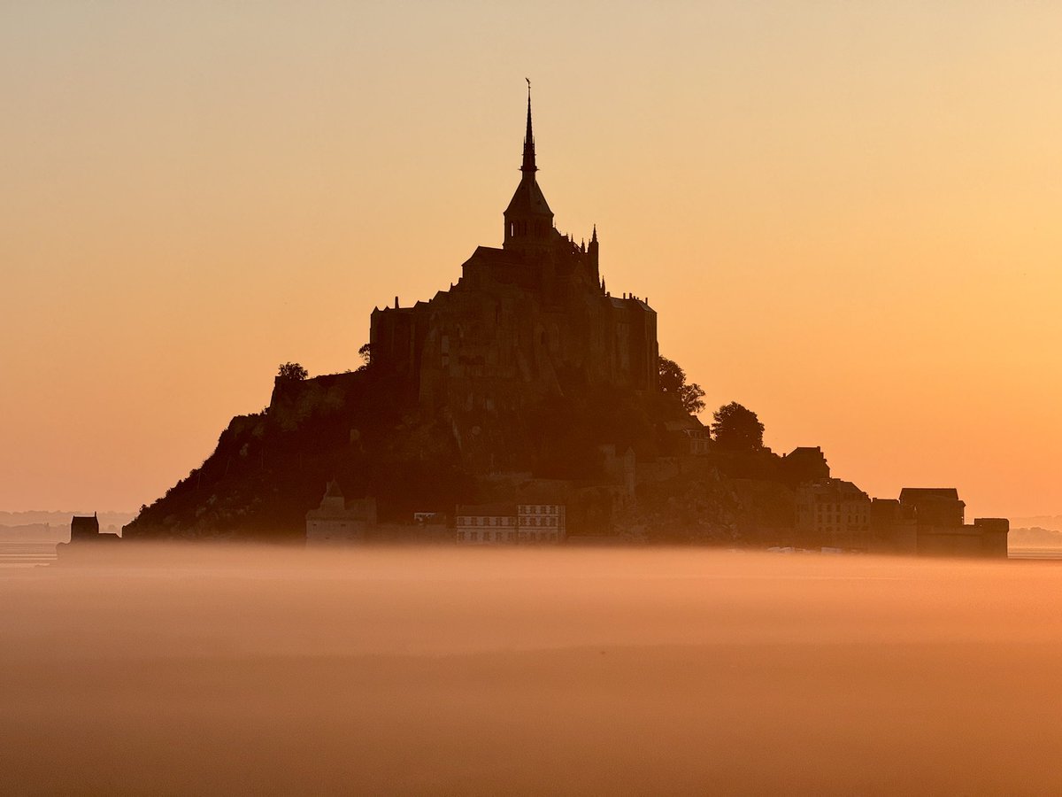 JasonSynaptic's tweet image. Timeline cleanse for your Monday!
Fairytale scene from Normandy, France.