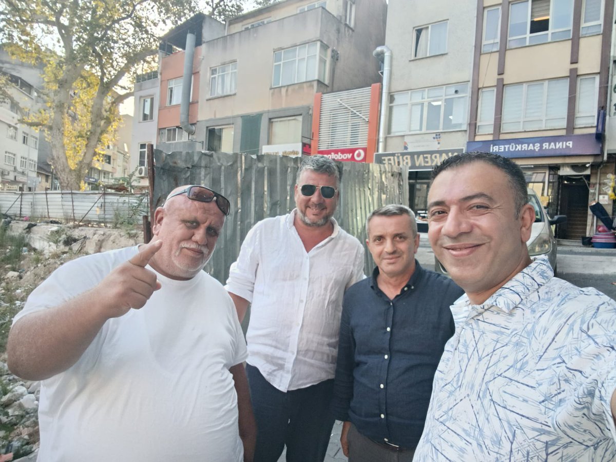 İlçe Başkanımız Sayın Bülent Ural, Büyükçekmece İlçe Başkanımız Sayın Muhammet Bayraktar, Bölge Teşkilat Başkanımız Sayın Mesut Dursun, Çatalca İlçe Başkanımız Sayın Niyazi Uyar'ın doğum günü vesilesiyle bir araya geldiler.

İyi ki doğdun Niyazi Başkanım. İYİ ki varsın 
Ad