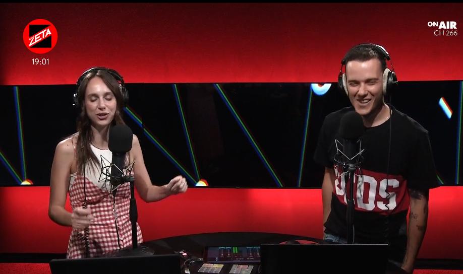 Federic39594322's tweet image. Ultima settimana di Aperizeta in diretta da Roma
Dalla settimana prossima per due settimane si trasmette dalla Puglia ☺️#drojette #edoonair