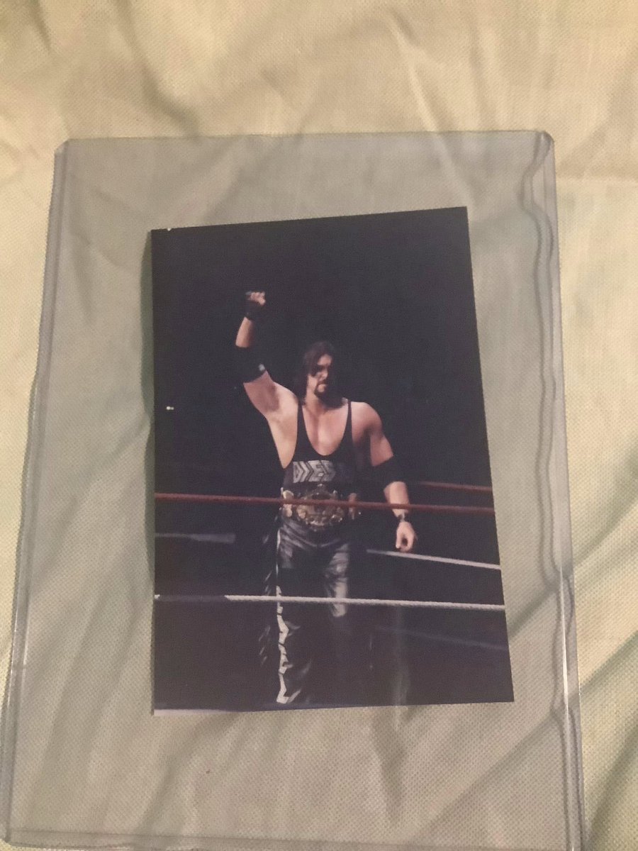 alanbarcoff's tweet image. I just got this very rare photo back from PSA , Bob Backlund with the WWF Heavyweight title in November 30, 1992, from his only title defense he made which was at MSG. Bob only got to hold the belt 3 days. The other pic is Diesel from that night who won the belt, @woooo_double_up…