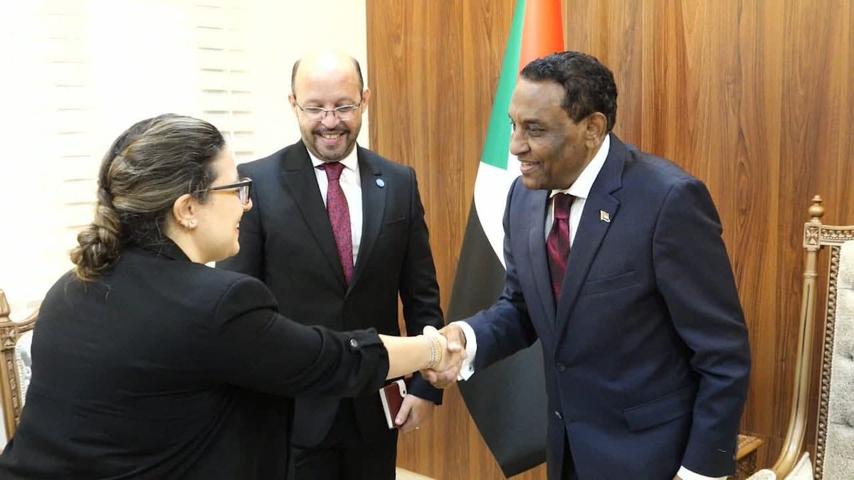 gov_moci's tweet image. كامل إدريس يؤكد ضرورة تعزيز الجهود الوطنية لإعادة بناء المنظومة الصحية بالبلاد
بورتسودان 21-7-2025 (سونا)- أكد رئيس الوزراء، دكتور كامل إدريس، ضرورة تعزيز الجهود الوطنية لإعادة بناء المنظومة الصحية بالبلاد، مشيدًا بدور منظمة الصحة العالمية وتدخلاتها خلال الفترة الأخيرة، خاصة في…