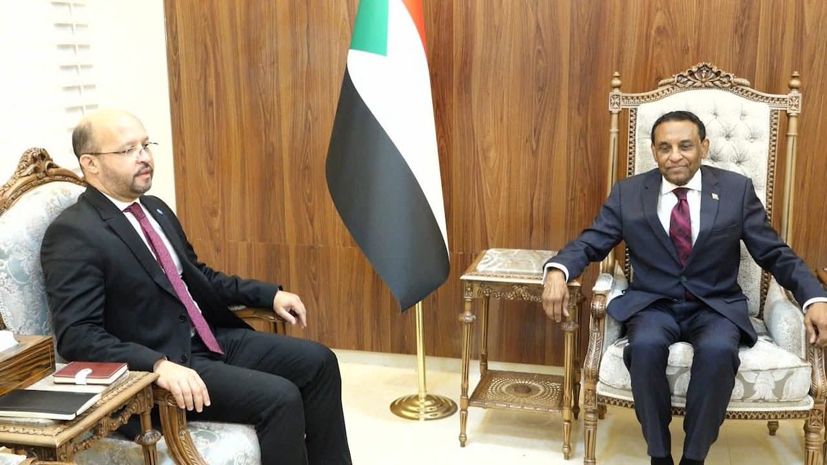 gov_moci's tweet image. كامل إدريس يؤكد ضرورة تعزيز الجهود الوطنية لإعادة بناء المنظومة الصحية بالبلاد
بورتسودان 21-7-2025 (سونا)- أكد رئيس الوزراء، دكتور كامل إدريس، ضرورة تعزيز الجهود الوطنية لإعادة بناء المنظومة الصحية بالبلاد، مشيدًا بدور منظمة الصحة العالمية وتدخلاتها خلال الفترة الأخيرة، خاصة في…