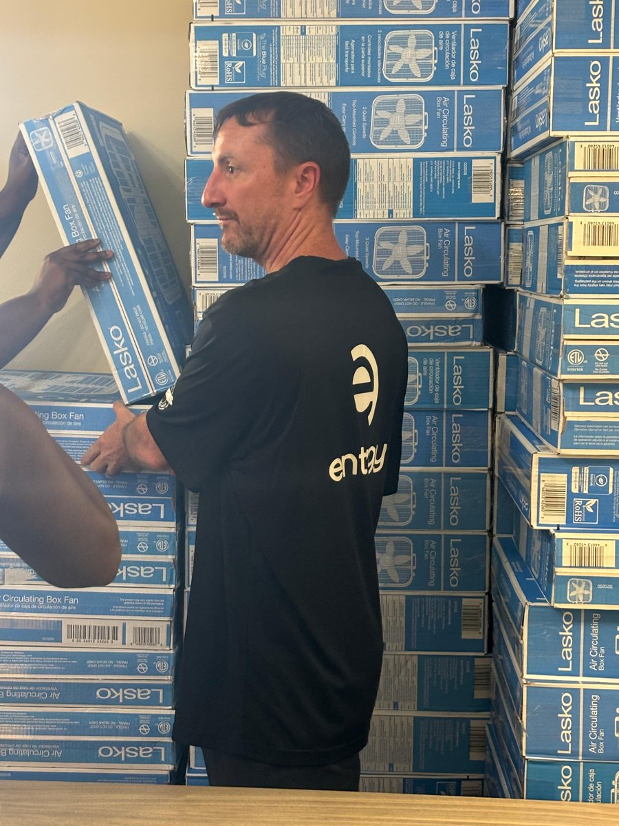 EntergyLA's tweet image. Entergy Louisiana helps customers ‘Beat the Heat’ at the St. Charles Parish Council on Aging in Luling. Attendees received fans, complementary lunch, and information regarding our energy efficiency and bill help programs.
#WePowerLife ❤️