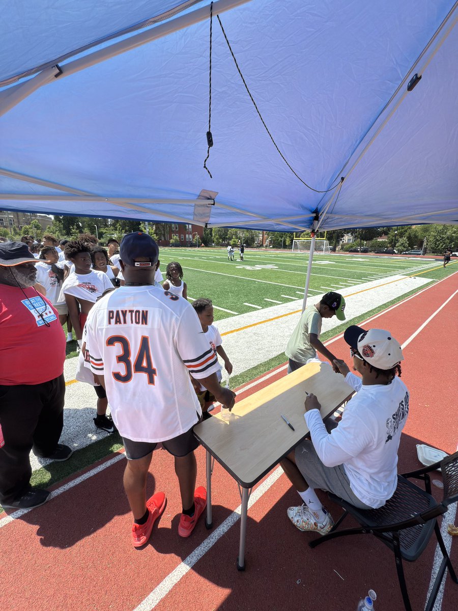 CassieCarlsonTV's tweet image. Jaquan Brisker (@JaquanBrisker) filling up his schedule ahead of #Bears training camp. Hosting a youth camp in Chicago. @fox32news