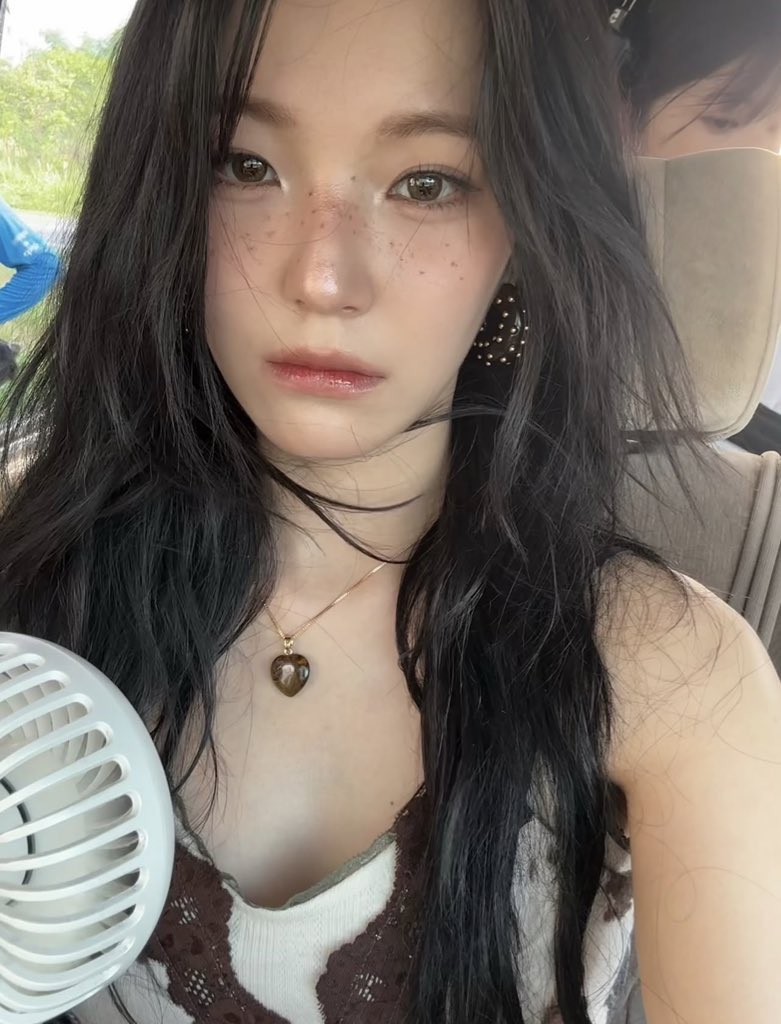 picsofjiheon's tweet image. princess