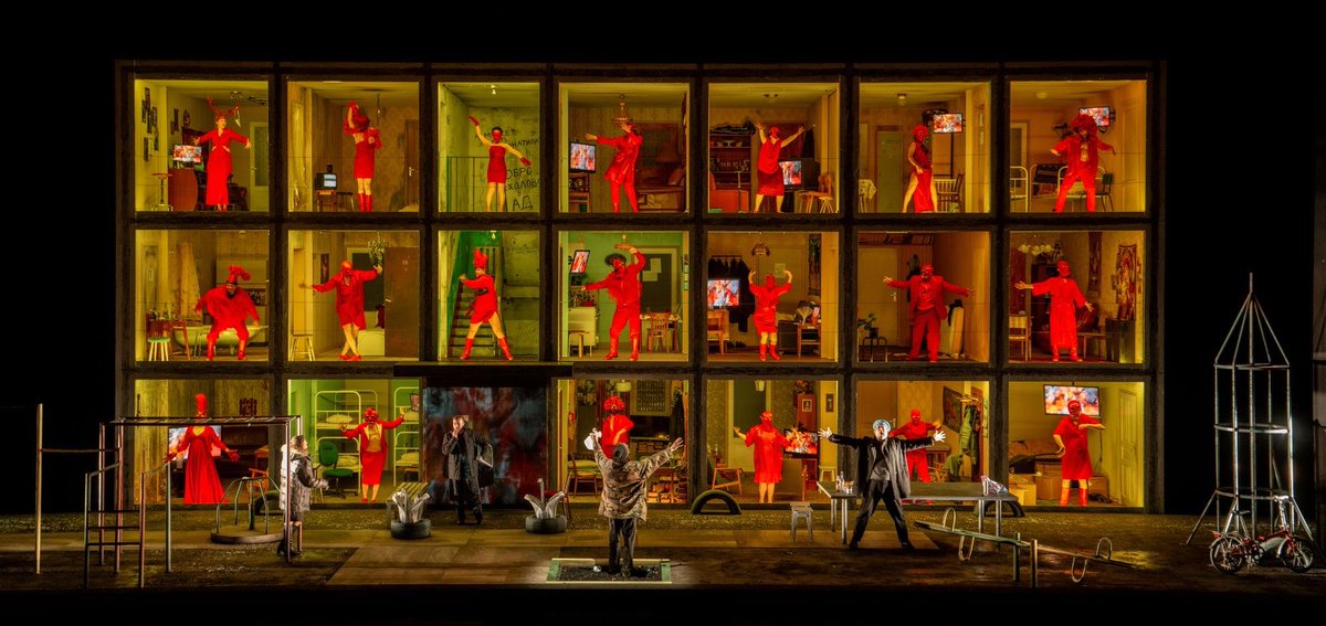 OperaVision_eu's tweet image. Portraits of power and collapse... Raw imagery and shadowed spaces frame a world of greed, deceit and broken people.
Dutch National Opera's new staging of Mussorgsky’s Boris Godunov streams Friday 25 July at 19:00.
Discover more: operavision.eu/performance/bo…
🎵 @ConcertgbOrkest