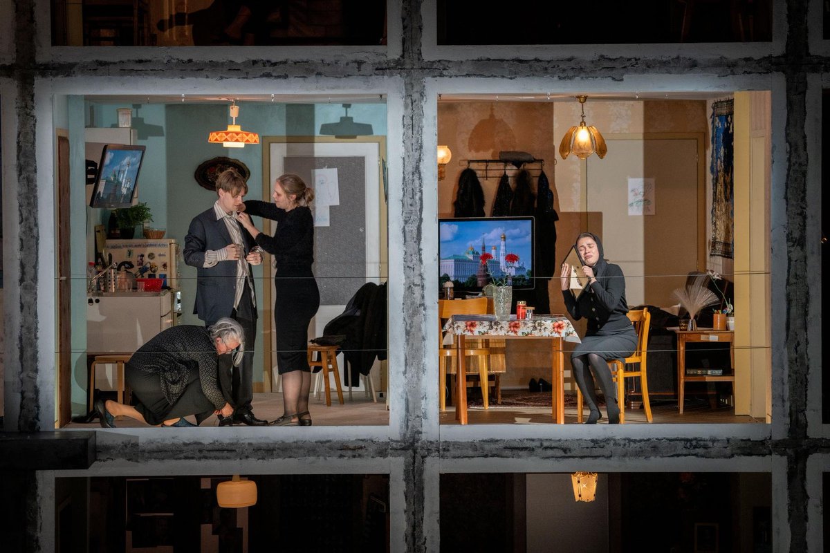 OperaVision_eu's tweet image. Portraits of power and collapse... Raw imagery and shadowed spaces frame a world of greed, deceit and broken people.
Dutch National Opera's new staging of Mussorgsky’s Boris Godunov streams Friday 25 July at 19:00.
Discover more: operavision.eu/performance/bo…
🎵 @ConcertgbOrkest