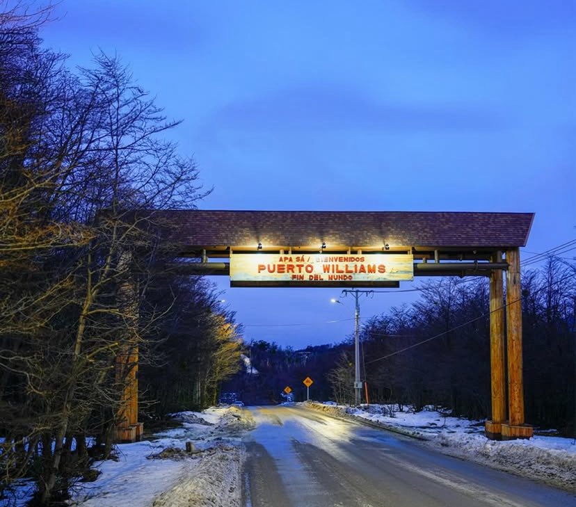 cesar_quezada's tweet image. Largas noches de invierno magallánico 🌙 🇨🇱
Mejora la iluminación en la isla Tierra del Fuego en la carretera entre Porvenir y Bahía Chilota y en la isla Navarino en el pórtico de bienvenida a la ciudad más austral del mundo, Puerto Williams
Paso a paso Magallanes progresa 💡💪🏼