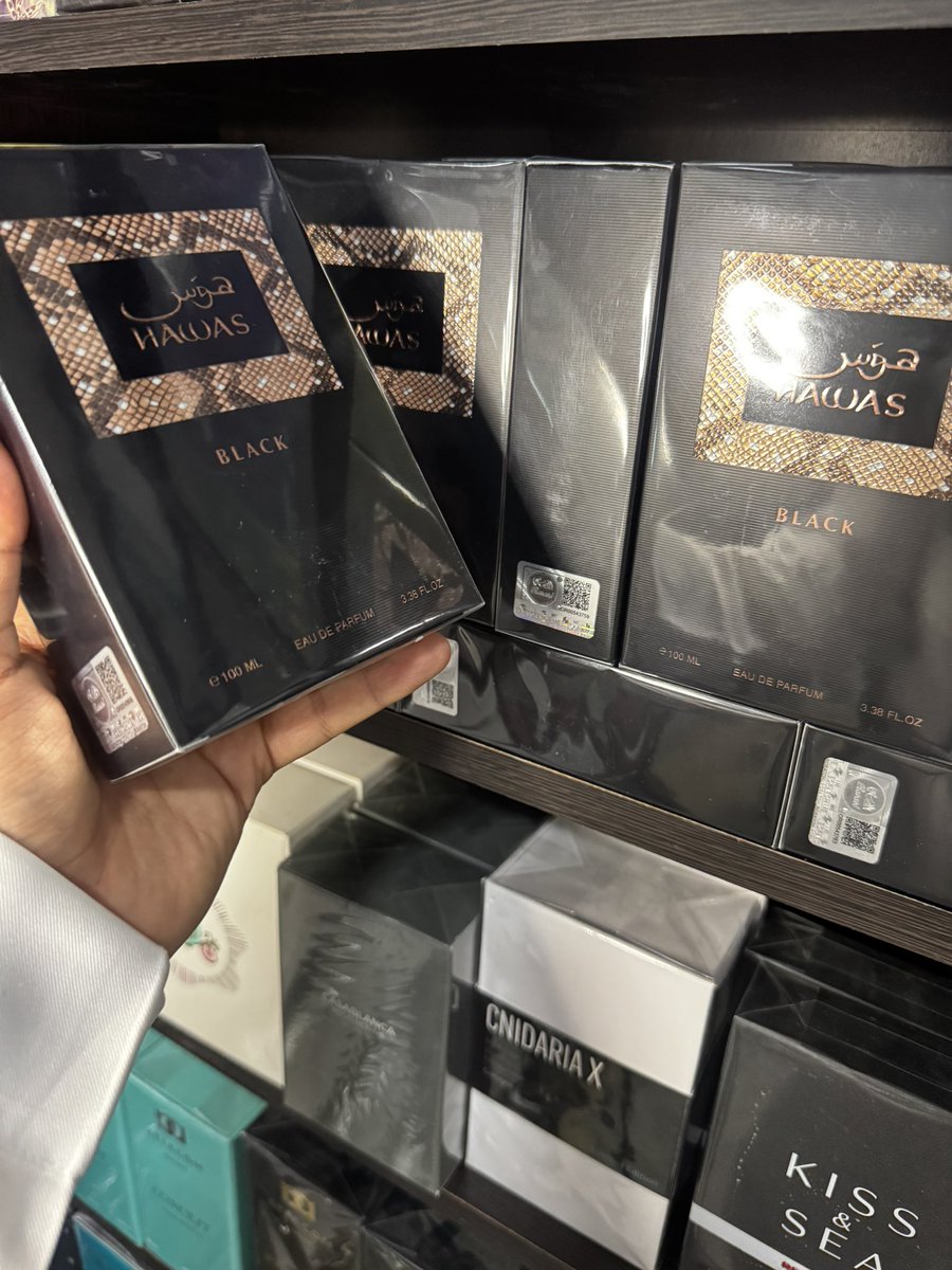 devs_per's tweet image. عملاءنا الكرام 👋🏻..

وفرنا كمية جديدة من عطر هوس بلاك من الرصاصي ب 97 ريال فقط ..

أفضل بديل لنيشاني هاسيفات 👍🏻.. 

كود الخصم : RHS 

العطر أصلي 100% 🫡..