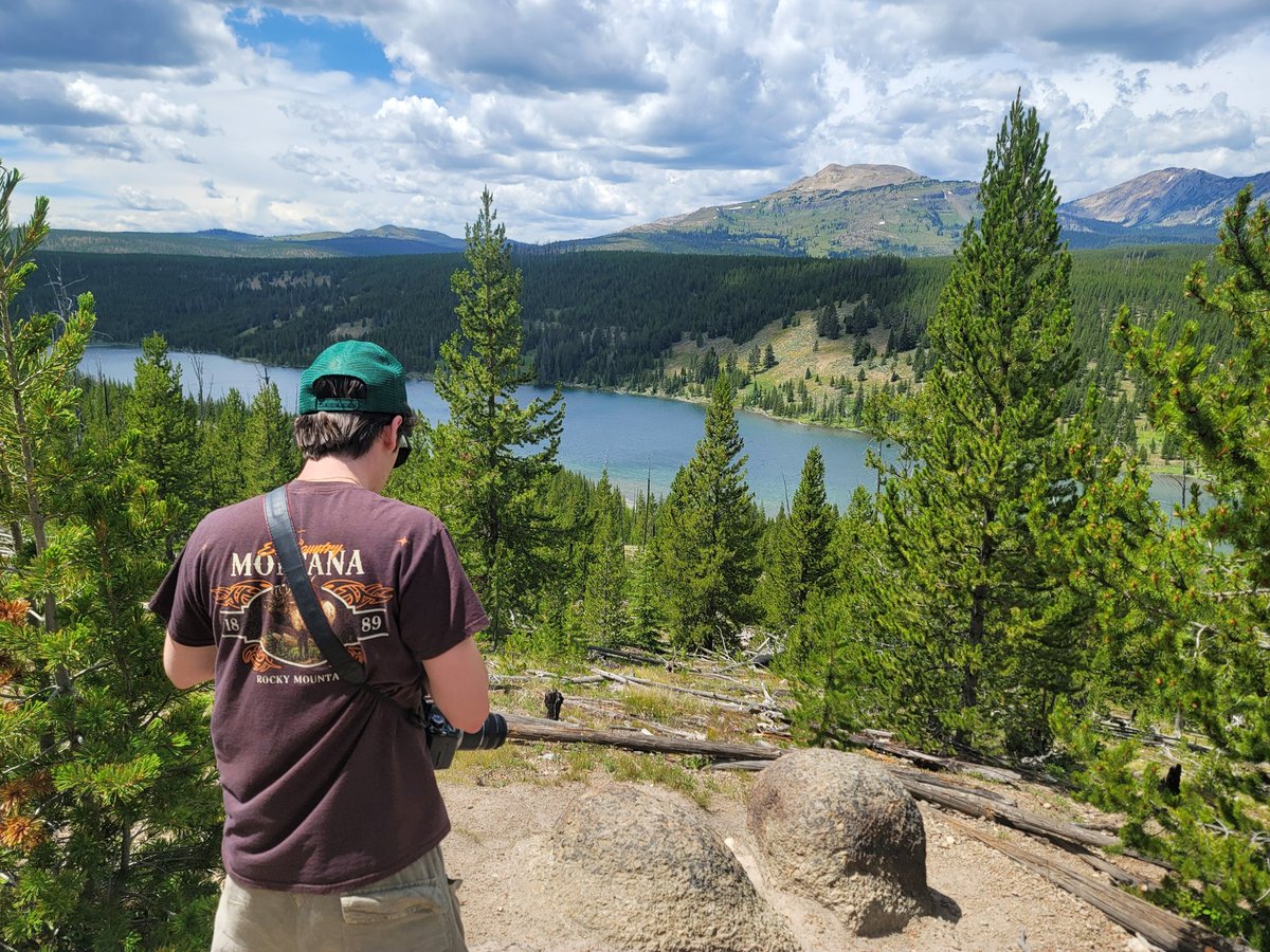 JoshMNBCMT's tweet image. Grizzly Lake - massively underrated spot in Yellowstone! Got to check it out with a friend yesterday, worth the 2.3 mile hike each way from the highway