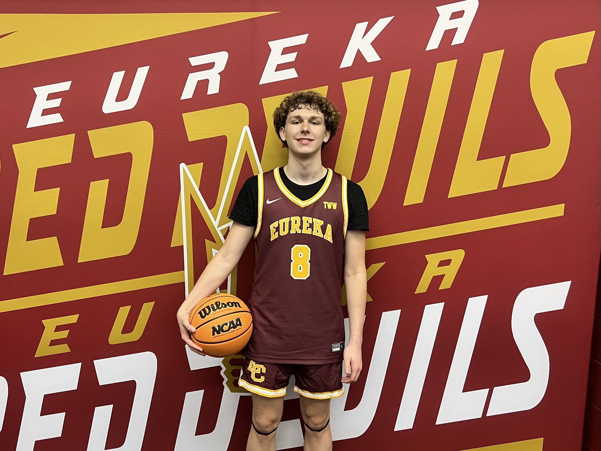KKearf's tweet photo. After an amazing visit with Coach Wilde I’m very thankful to receive and offer from Eureka College! #basketball #collegeprospect #offered #athlete https://t.co/D1IuavaV4z
