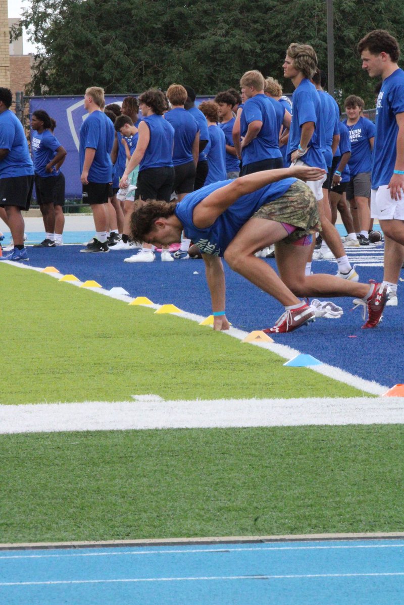 WattsPaxton's tweet image. Faced some great WR competition yesterday at @EIU_FB camp! Now to get back in the lab and continue to get better!!
Thanks to @CoachDrewBrady, EIU players, and staff for the instruction!
@fox_warrior @5pAcademy @JPRockMO @6starfootballMO @PrepRedzoneMO @GSV_STL @elitefootball