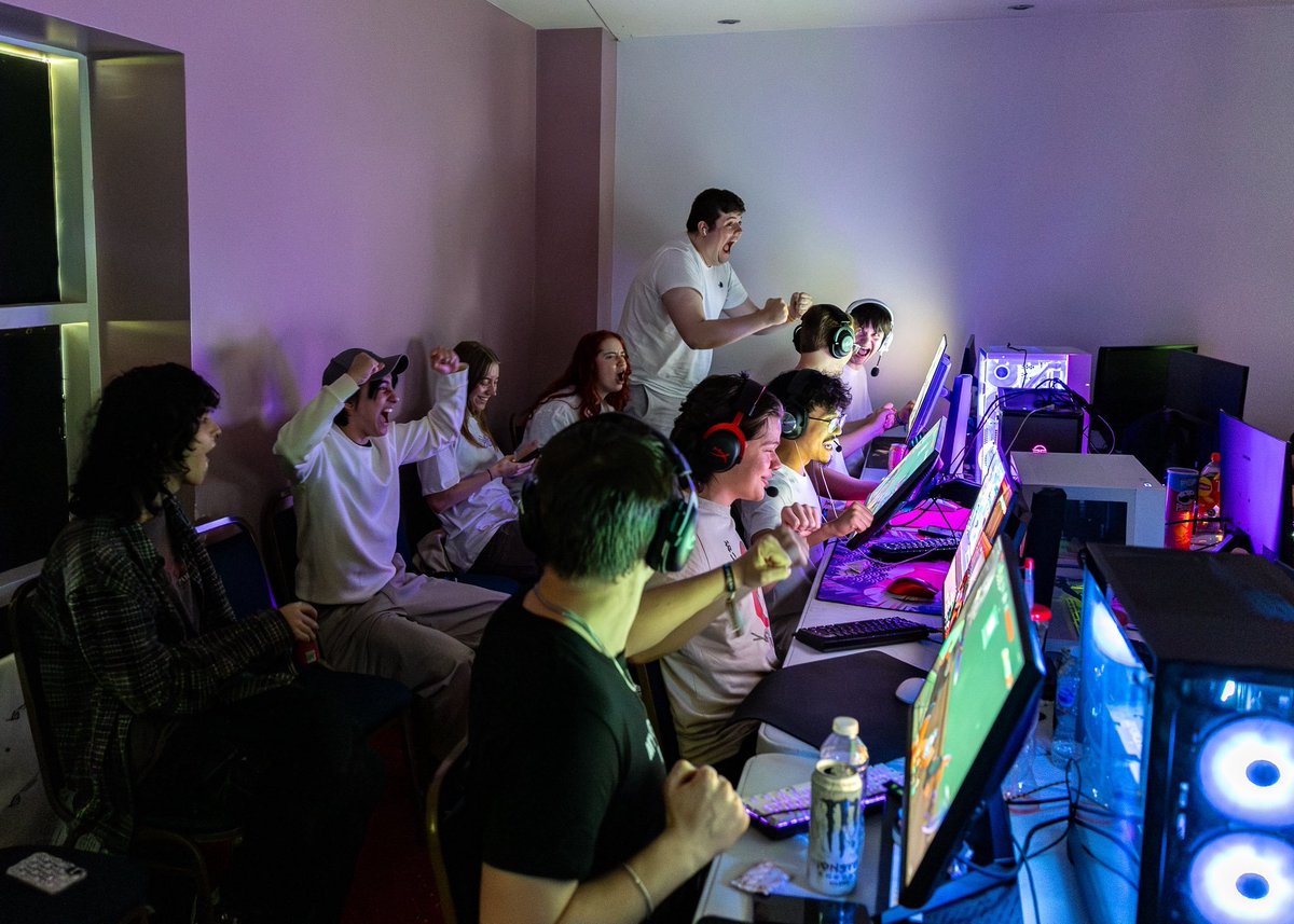 In honour of the LP ZEN lads (<a href="/AconiteVal/">ACONITE</a>) winning <a href="/EPICLAN/">EPIC.LAN UK Gaming & Esports Events</a> #EPICLAN45 yesterday, we'll be retiring the LP ZEN name after a year.

They've forged their own path &amp; began to create their own legacy. This is just the start. 

Congratulations, we're incredibly proud of all of you! 🐾