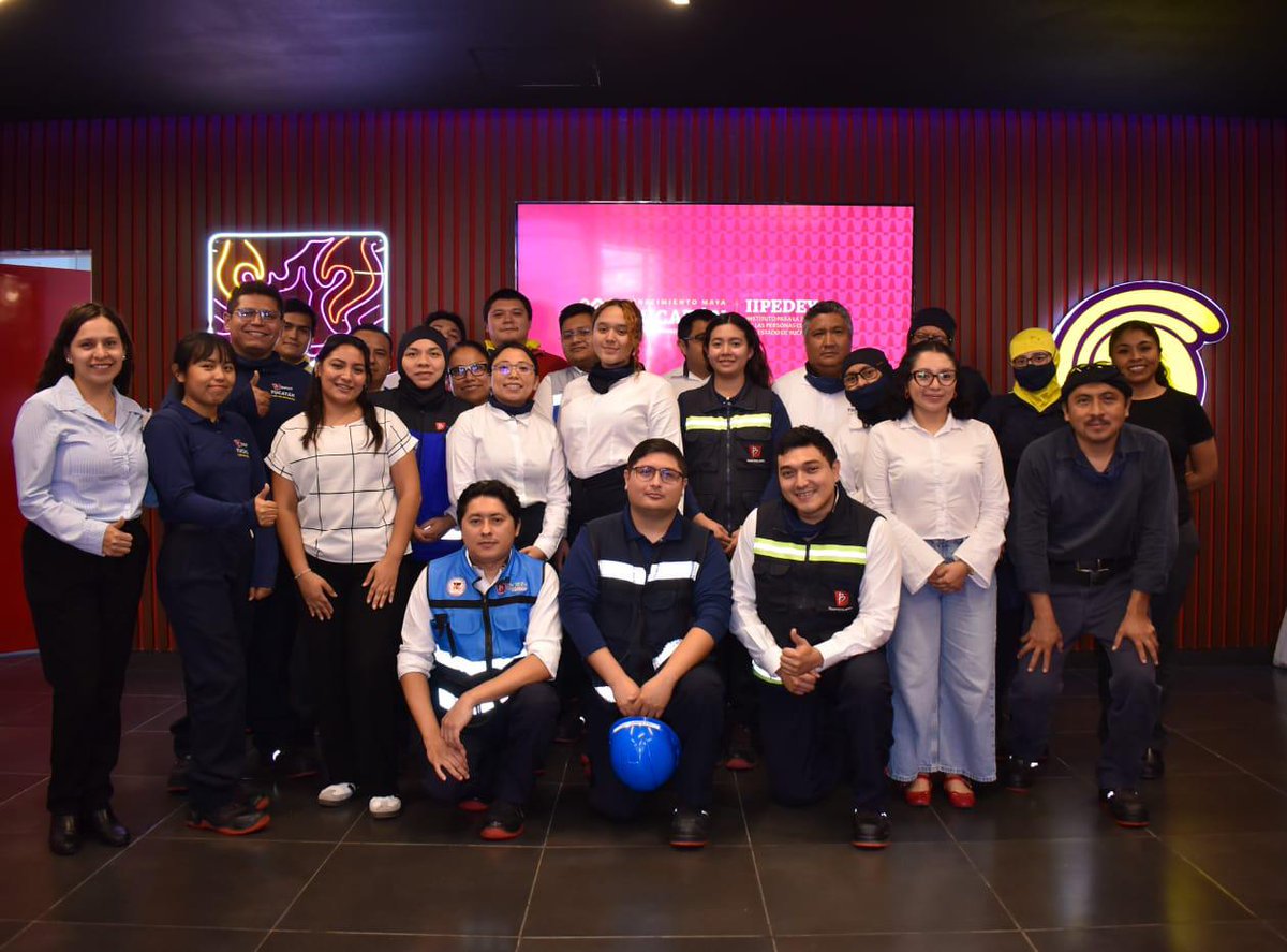 IIPEDEY's tweet image. 👩‍🏫En la Planta Barcel del Grupo Bimbo en Yucatán, impartimos  la capacitación “Sociedad e Inclusión para Personas con Discapacidad”, como parte de nuestras acciones para fortalecer la cultura de inclusión laboral.   #RenacerConInclusión 🤟