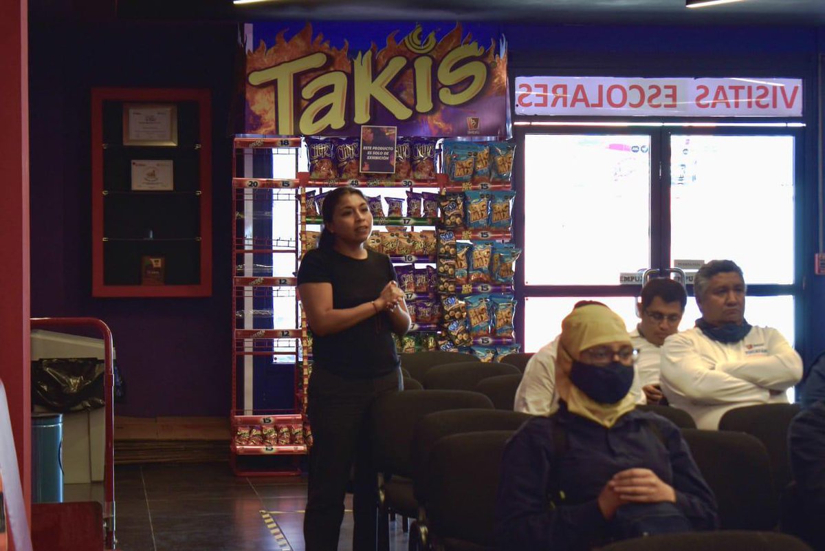 IIPEDEY's tweet image. 👩‍🏫En la Planta Barcel del Grupo Bimbo en Yucatán, impartimos  la capacitación “Sociedad e Inclusión para Personas con Discapacidad”, como parte de nuestras acciones para fortalecer la cultura de inclusión laboral.   #RenacerConInclusión 🤟