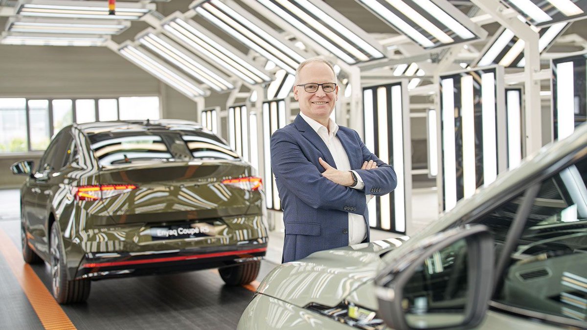 fogoros's tweet image. Ever wonder what #digitaltransformation actually looks like on a factory floor?
Škoda Auto is combining AI, predictive maintenance & real-time data to build the future of automotive manufacturing.
Full story: buff.ly/y95Gr3R
#trask_iiot #Skoda_iiot #IIoT #Industry40