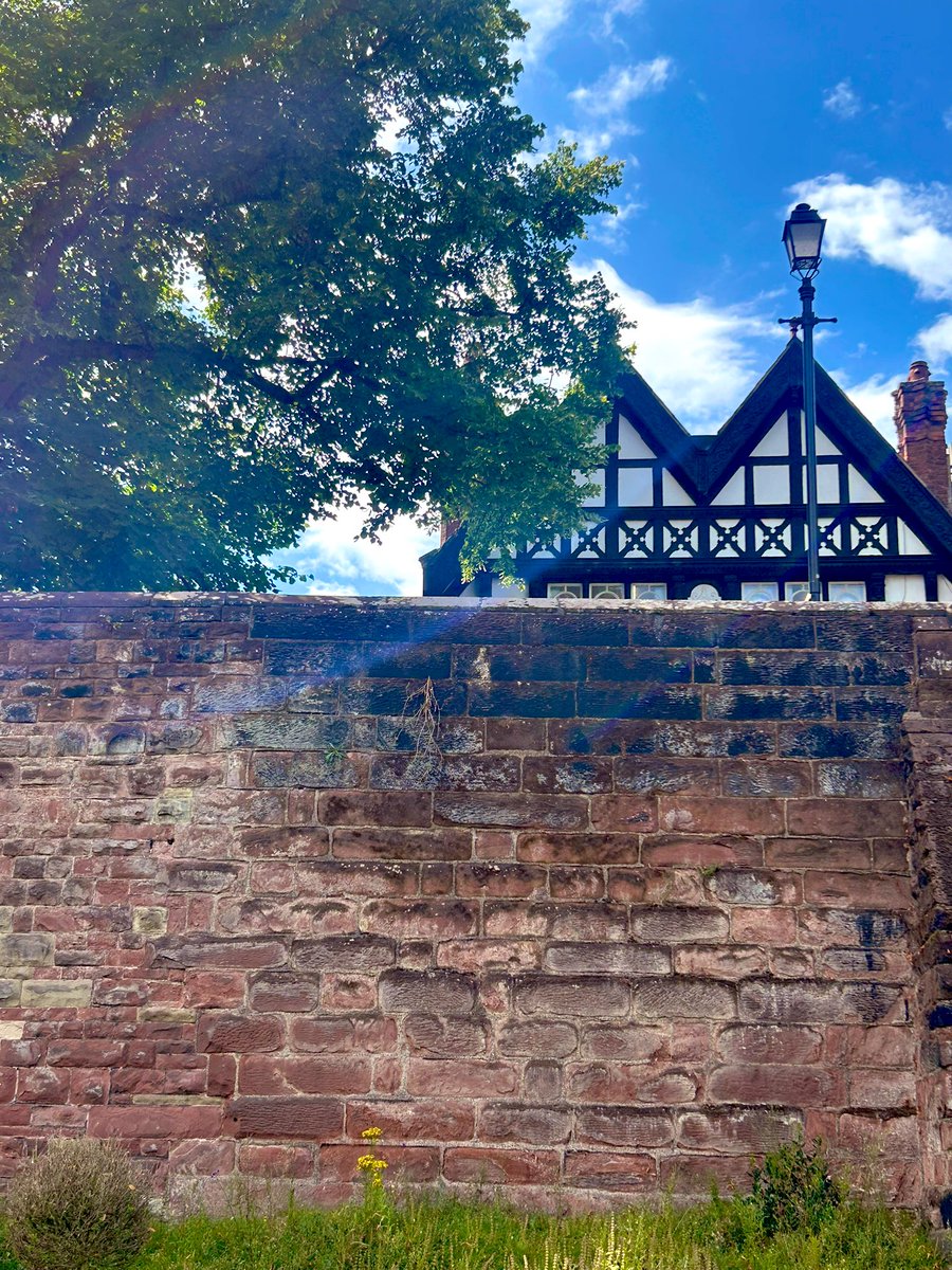 Day 1 of the #summerholidays:

• uniform shop part i 
• Edgar’s Field
• reminded why I hate Primark

#Monday