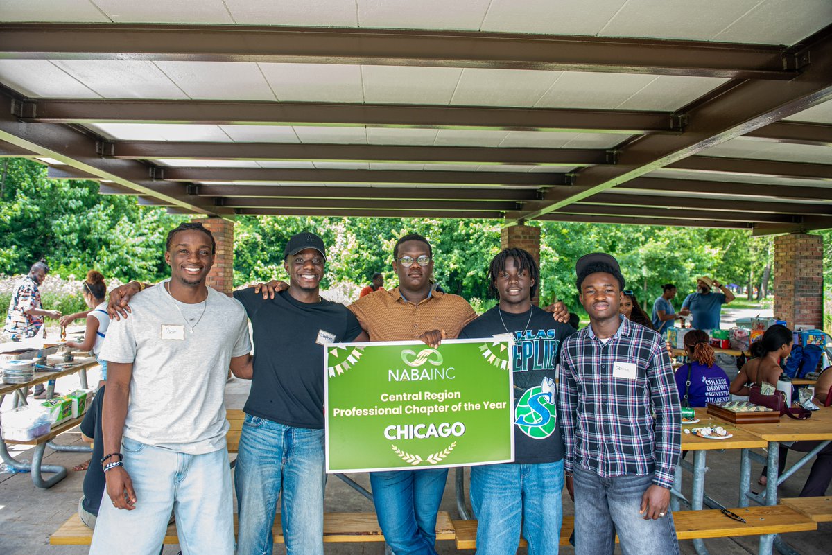 NABAChicago's tweet photo. reconnected with familiar faces, welcomed new members, and created meaningful moments between students and professionals.

All we can say is… You shoulda been here! 😆🎤

#NABAChicago #NABAFamily #ChapterOfTheYear #Community #GoodTimes https://t.co/Jdpy4EBKRp