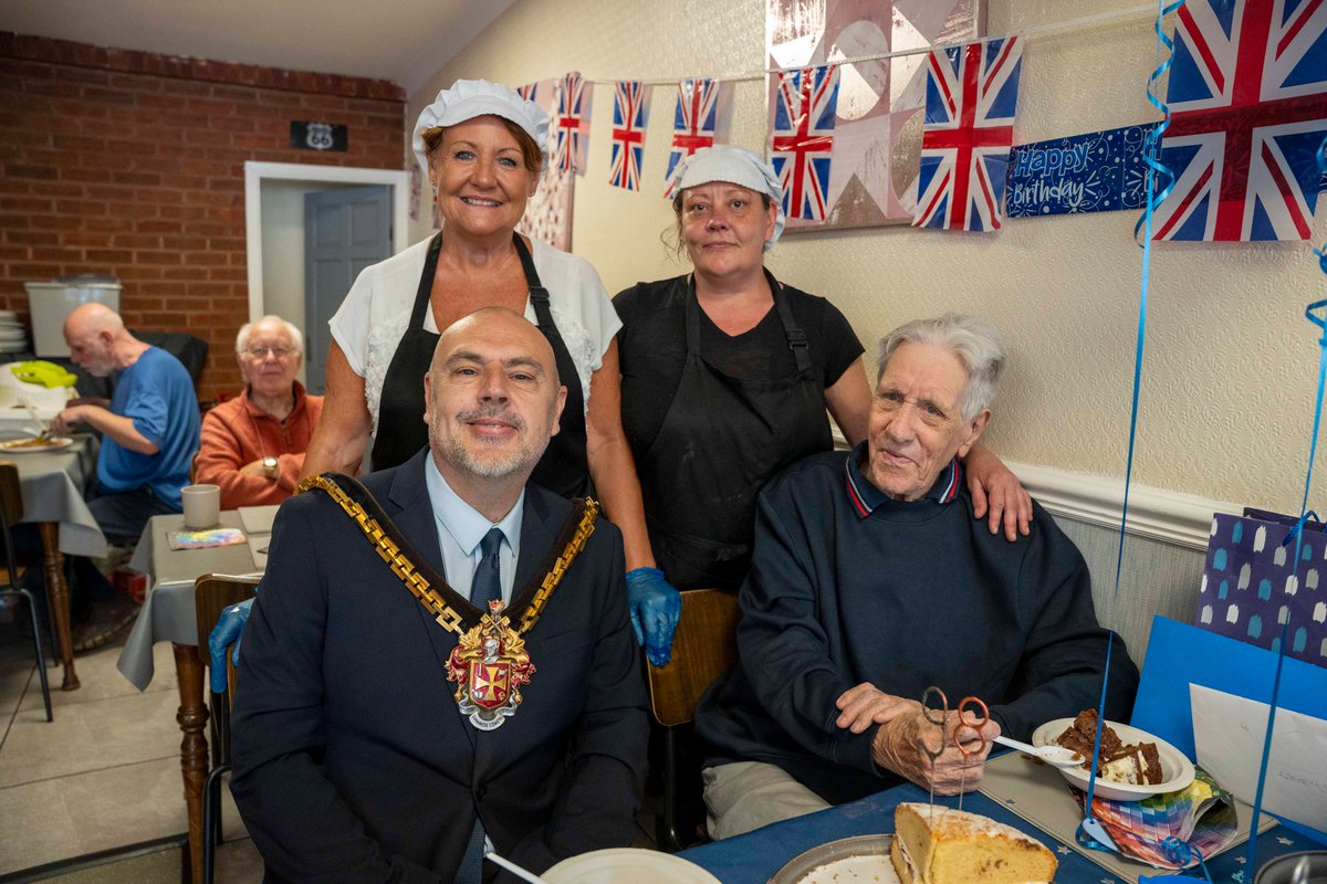 WolvesMayor's tweet image. Today I surprised WW2 veteran Albert Clinton on his 98th birthday. We wanted Albert to feel special after ill health meant he had to miss attending any VE-Day 80th anniversary events earlier in the year. Thank you to everyone who made this happen.