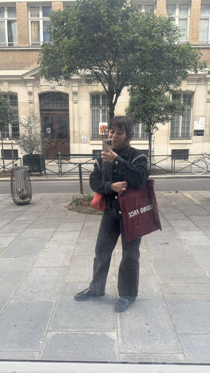 mervenoyann's tweet image. I have the best bag look at thisss 😍 @huggingface ❤️🔥
I also stole a beige one 🥷🏻