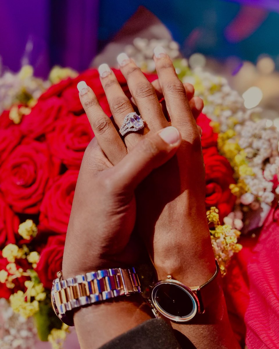 levixone's tweet image. Right person. Right time. She said yes to forever 💫❤️ 💍