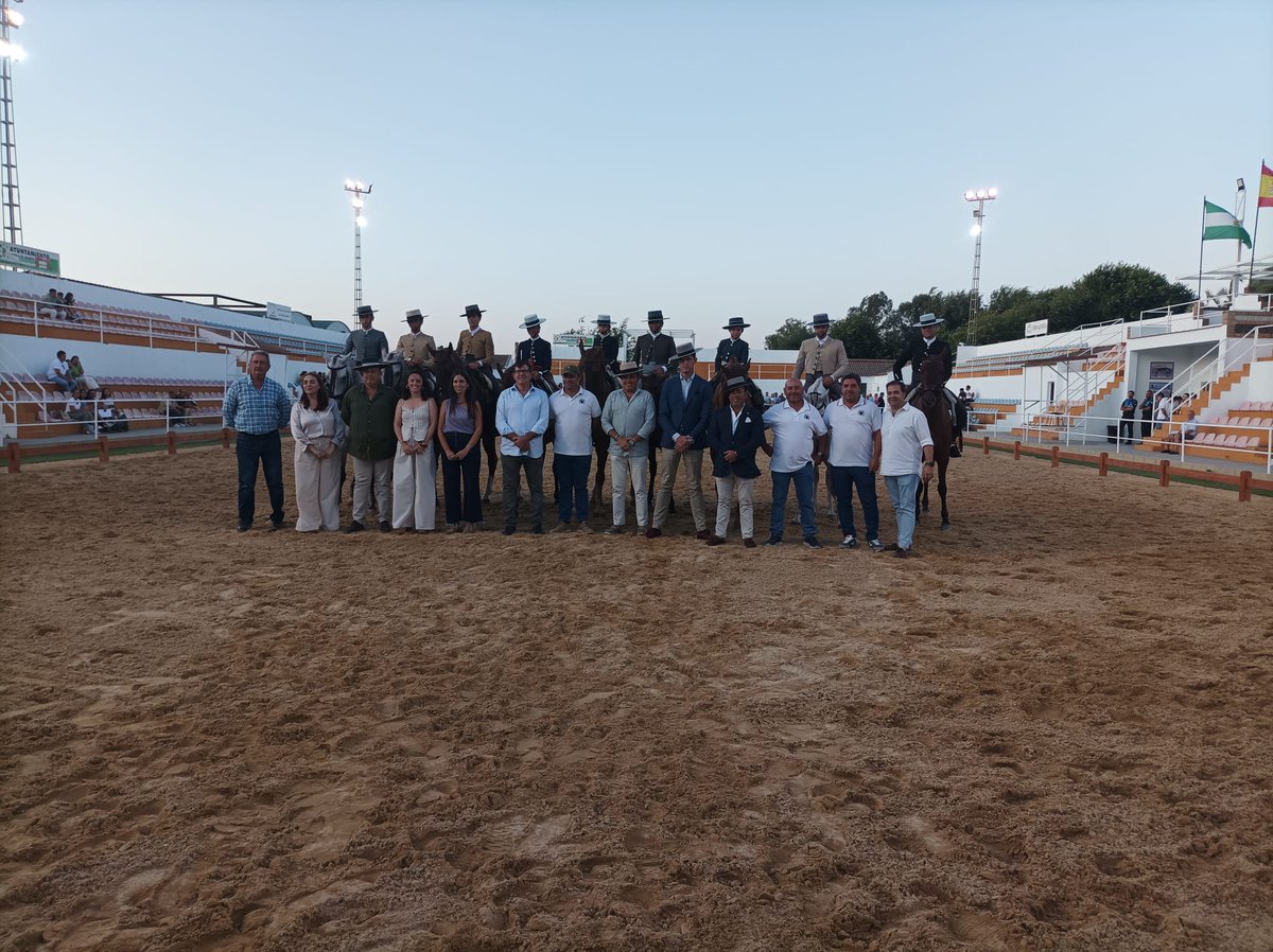 Ayuntamiento Puebla (@aytodepuebla) on Twitter photo 🐎 Celebrado el 23º Concurso Nacional de Doma Vaquera en Puebla de Guzmán.
Felicitamos a la Asociación Hípica Cultural Puerta del Andévalo por la organización de este evento en el que el <a href="/Aytodepuebla/">Ayuntamiento Puebla</a> ha participado como colaborador Nuestra enhorabuena a los ganadores !! 🐎 Celebrado el 23º Concurso Nacional de Doma Vaquera en Puebla de Guzmán.
Felicitamos a la Asociación Hípica Cultural Puerta del Andévalo por la organización de este evento en el que el <a href="/Aytodepuebla/">Ayuntamiento Puebla</a> ha participado como colaborador Nuestra enhorabuena a los ganadores !!