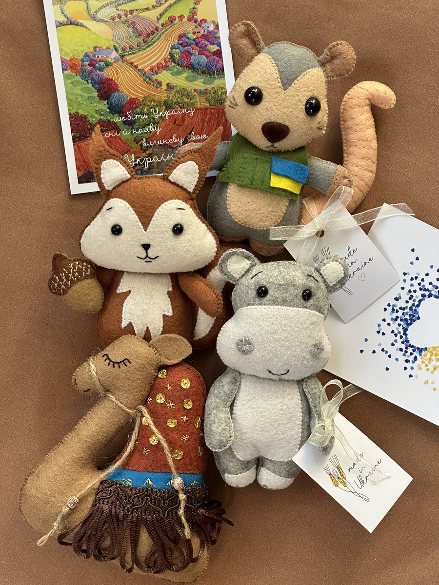 Catyunya_'s tweet image. Hello! My name is Kateryna, from 🇺🇦Ukraine and I create felt toys.
I have always believed that the best things are those that are made by hand.
💛 Unique - each one is made by hand
🌎 Worldwide delivery!
📩 To order and view the catalog – write to DM!
Thank you for the retweet