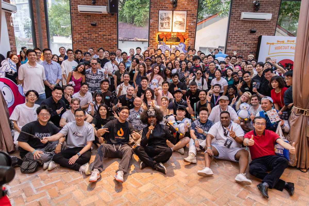0xBashS's tweet image. Pengu Asia Huddle 🐧