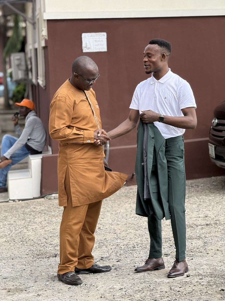 Onodjae Efemena (@onodjaeefemena) on Twitter photo A rare picture of me with Barrister Jimoh Babatunde, Vanguard’s Tourism Editor, on a Monday afternoon at <a href="/vanguardngrnews/">Vanguard Newspapers</a> head office, Apapa Lagos. A rare picture of me with Barrister Jimoh Babatunde, Vanguard’s Tourism Editor, on a Monday afternoon at <a href="/vanguardngrnews/">Vanguard Newspapers</a> head office, Apapa Lagos.