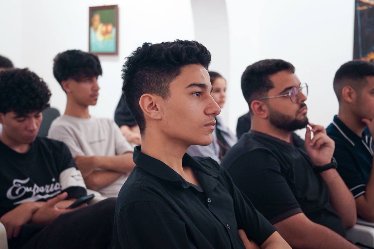 من اللقاء السنوي لقادة ومشرفي الفرق والمتطوعين، بتاريخ 19 يوليو 2025، بدار الفنون - طرابلس 🤖💙.

نشكر كل من حضر، وشارك، وأثرى اللقاء بحضوره وروحه القيادية 💙، وجودكم كان وقودًا لمزيد من الحماس، والدافع الأقوى لنواصل الطريق معًا 🚀✨.
..
#ليبوتكس – معًا من أجل ليبيا أفضل